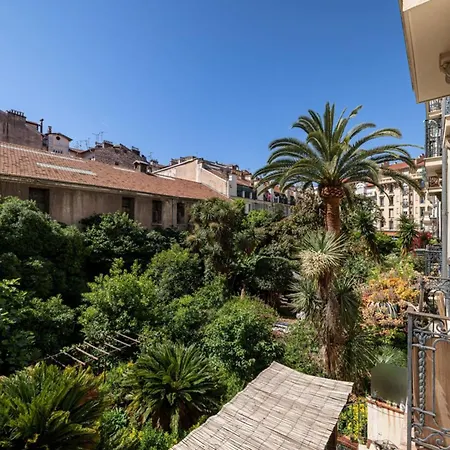 Joffre 49-d - Charming 2 Bedroom - Carre D'or Apartment