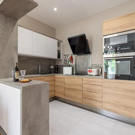 Apartment Joffre 49-d - Charming 2 Bedroom - Carre D'or