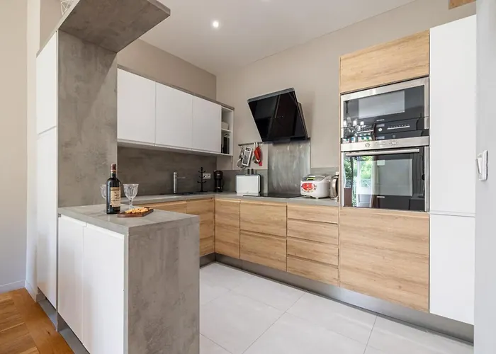 Апартаменты My Casa - Joffre 49-d - Charming 2 Bedroom - Carre D'or