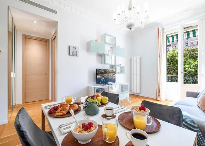 Апартаменты My Casa - Joffre 49-d - Charming 2 Bedroom - Carre D'or *