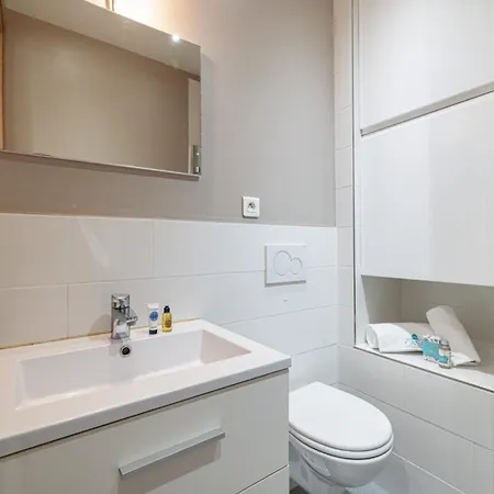 Joffre 49-d - Charming 2 Bedroom - Carre D'or Appartement